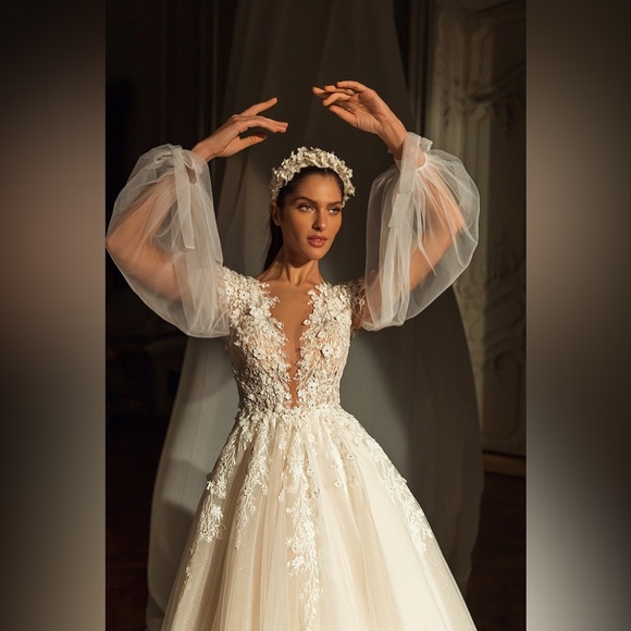 Luce Sposa Ofelia Wedding Dress - Picture 2 of 10